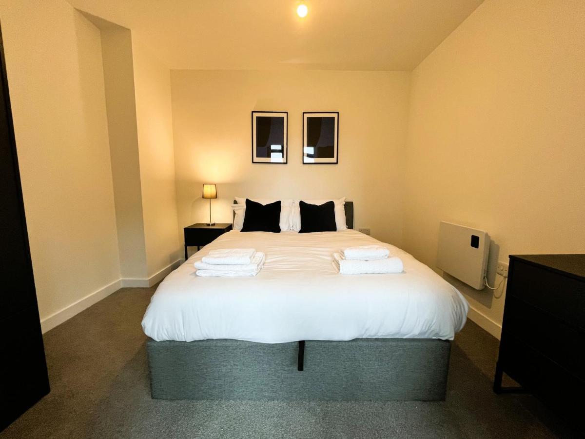 Fantastic One Bedroom Apartment Near Old Trafford Stadium Manchester Dış mekan fotoğraf