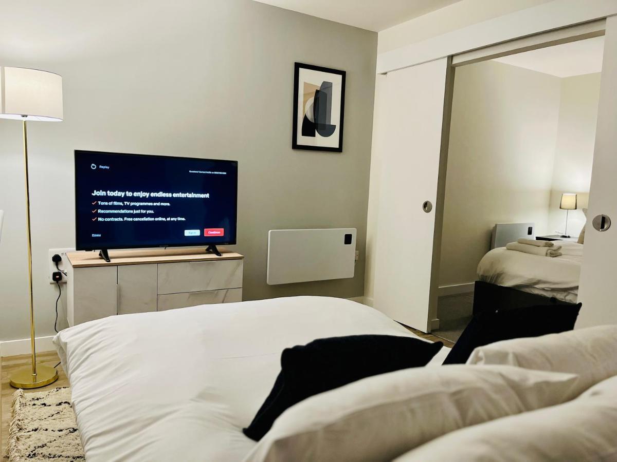 Fantastic One Bedroom Apartment Near Old Trafford Stadium Manchester Dış mekan fotoğraf